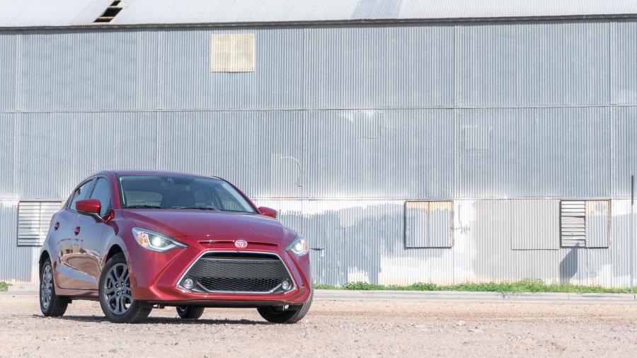  Toyota Yaris XLE Hatchback 2019 года  (NA) (фото 8 из 40)